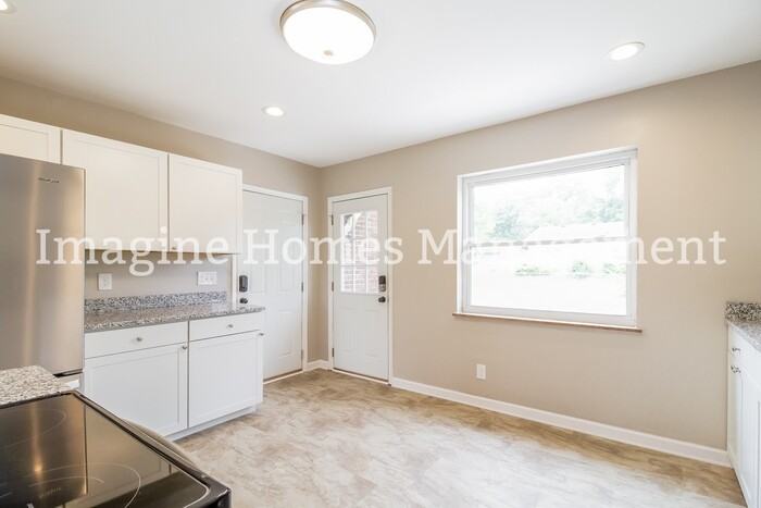 8587 Kenwood Rd - Photo 7 of 18