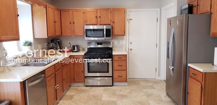 10550 Bridgemor Dr - Photo 3 of 22