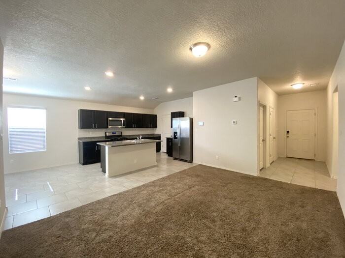5845 Union Dr Ne - Photo 2 of 27