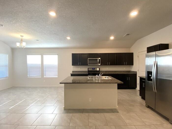 5845 Union Dr Ne - Photo 4 of 27