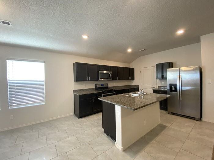 5845 Union Dr Ne - Photo 5 of 27