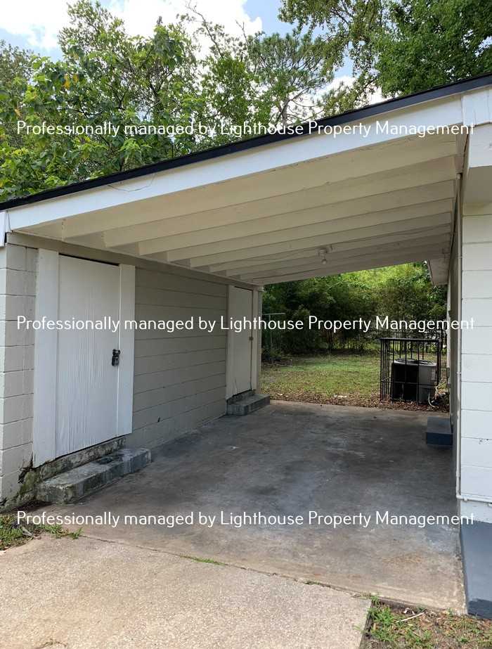 9036 Castle Blvd - Photo 3 of 17