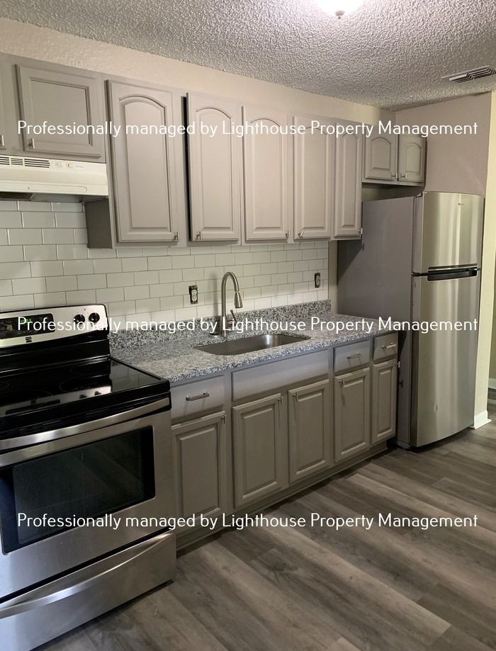 9036 Castle Blvd - Photo 4 of 17