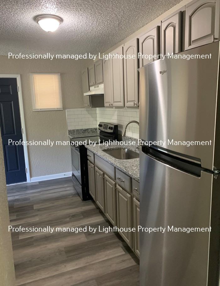 9036 Castle Blvd - Photo 5 of 17