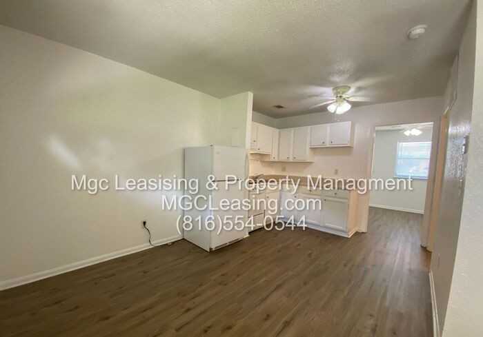 313 Se Grand Ave #1 - Photo 2 of 9