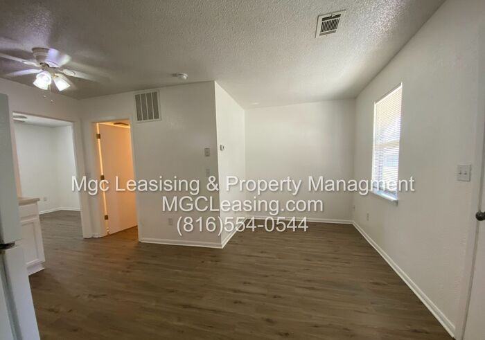 313 Se Grand Ave #1 - Photo 4 of 9