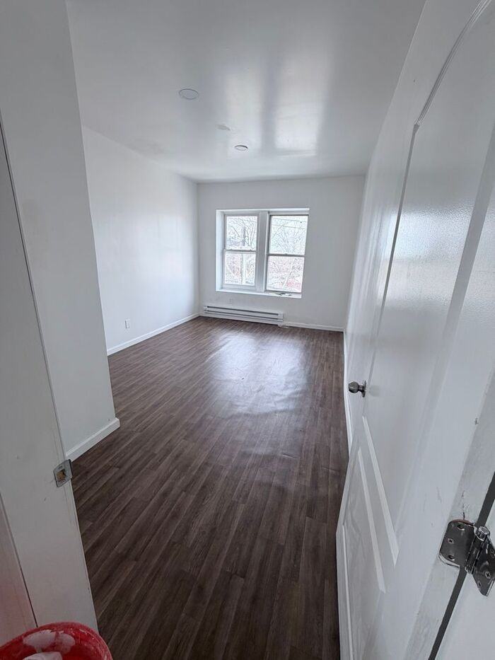 1165 E State St #5 - Photo 2 of 38