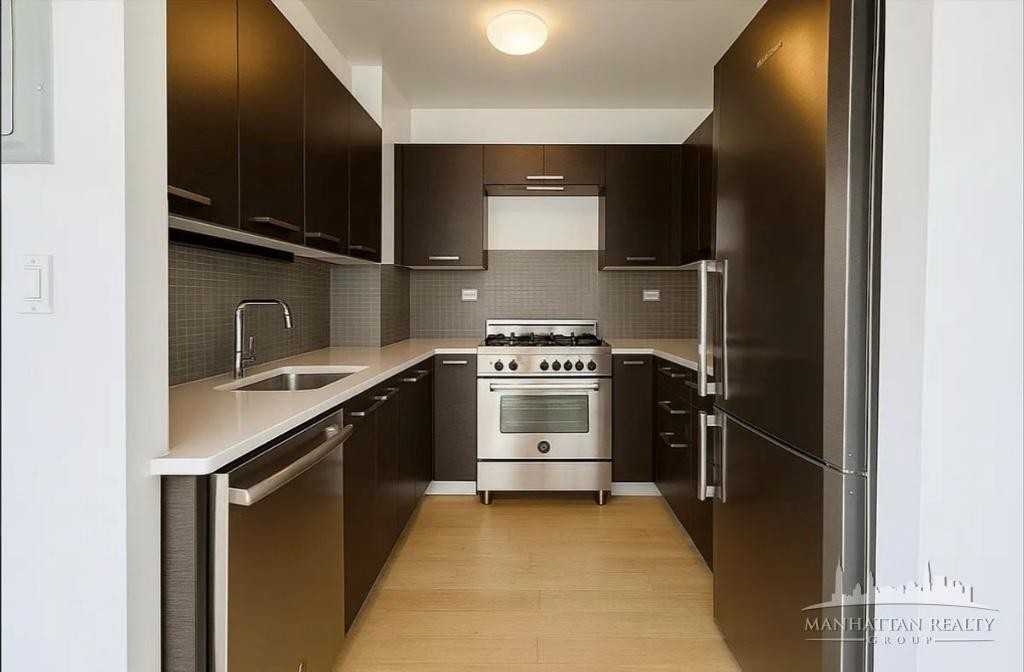 E 39th St #14B - Photo 3 of 12