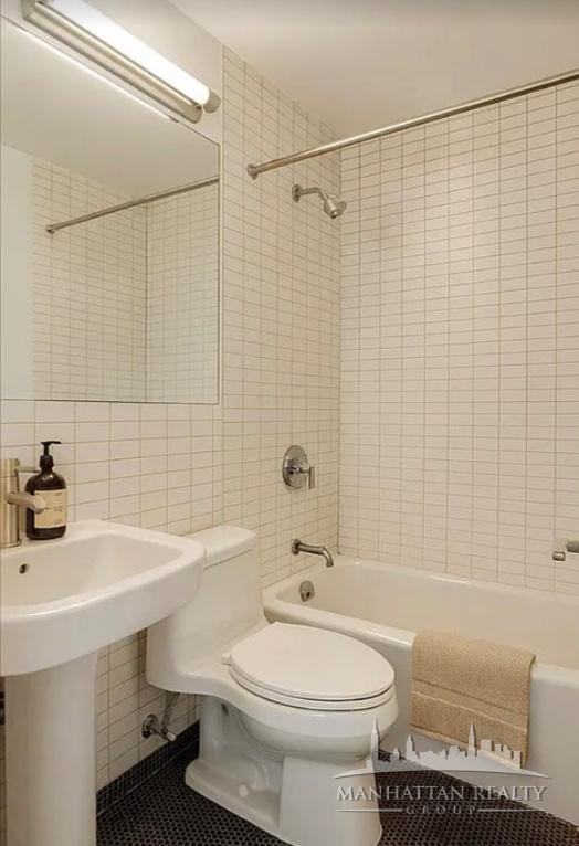 E 39th St #14B - Photo 4 of 12
