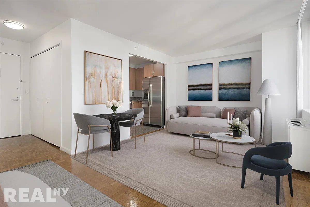 W 26th St #23C - Photo 2 of 5
