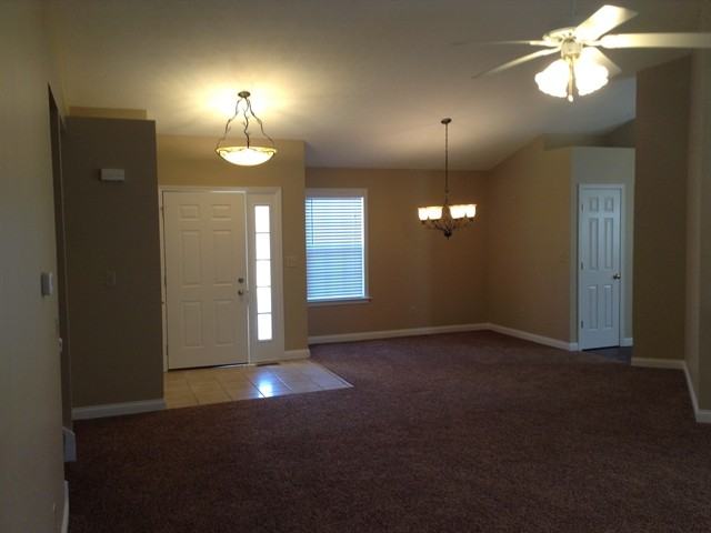 130 Hampton Pl - Photo 2 of 13