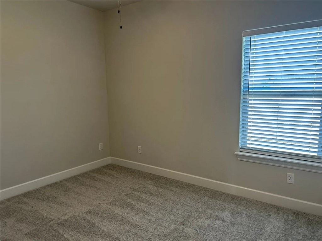 2413 Salmon St - Photo 6 of 12