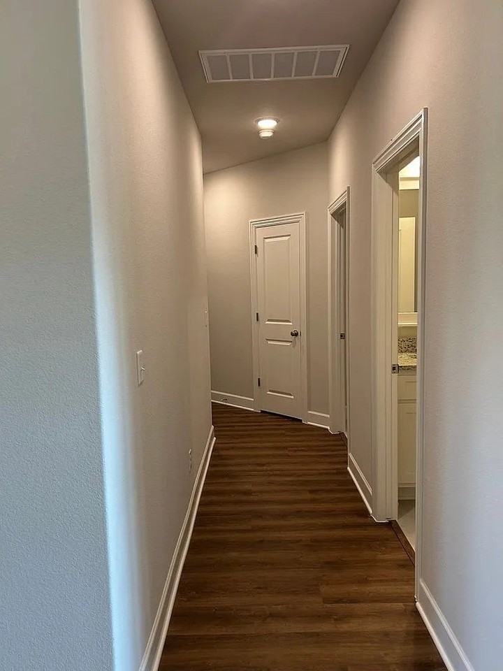 2413 Salmon St - Photo 7 of 12