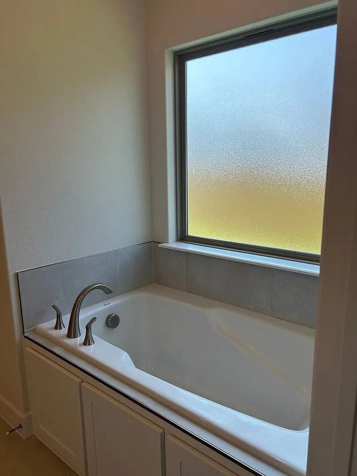 2412 Salmon St - Photo 2 of 15