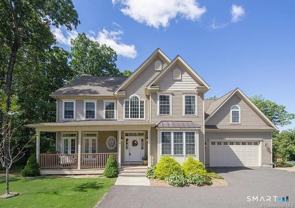 405 Washington Dr - Photo 1 of 1