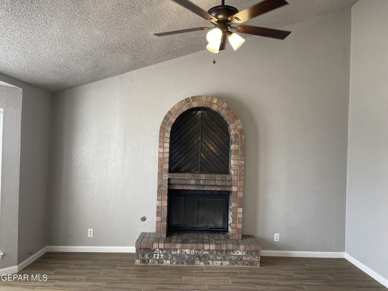 12144 Blue Quail Ave - Photo 3 of 17