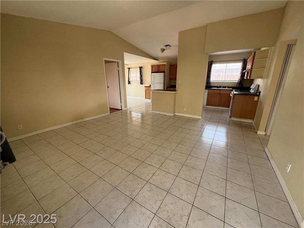 6430 Alomar Ave - Photo 3 of 16