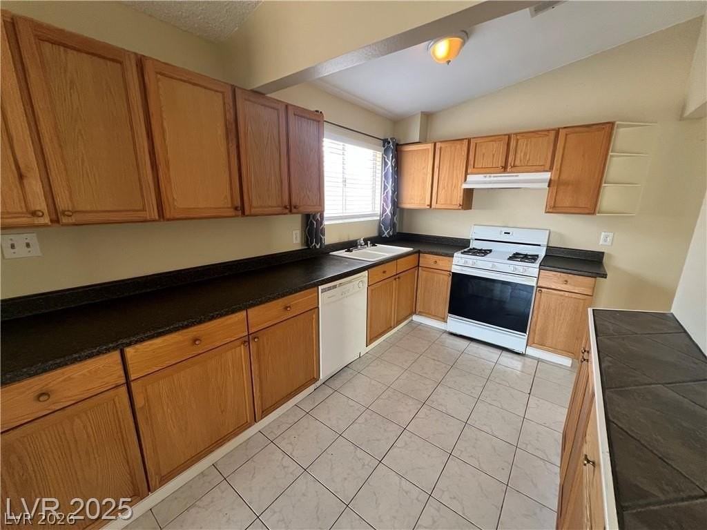 6430 Alomar Ave - Photo 5 of 16