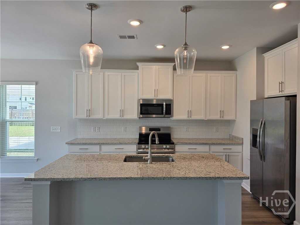 27 Ashmont St - Photo 7 of 32