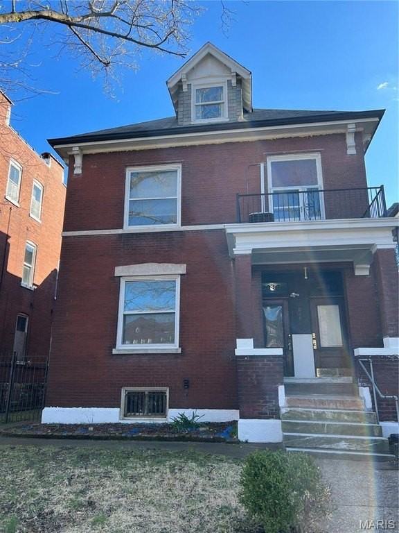 2048 Russell Blvd - Photo 2 of 42