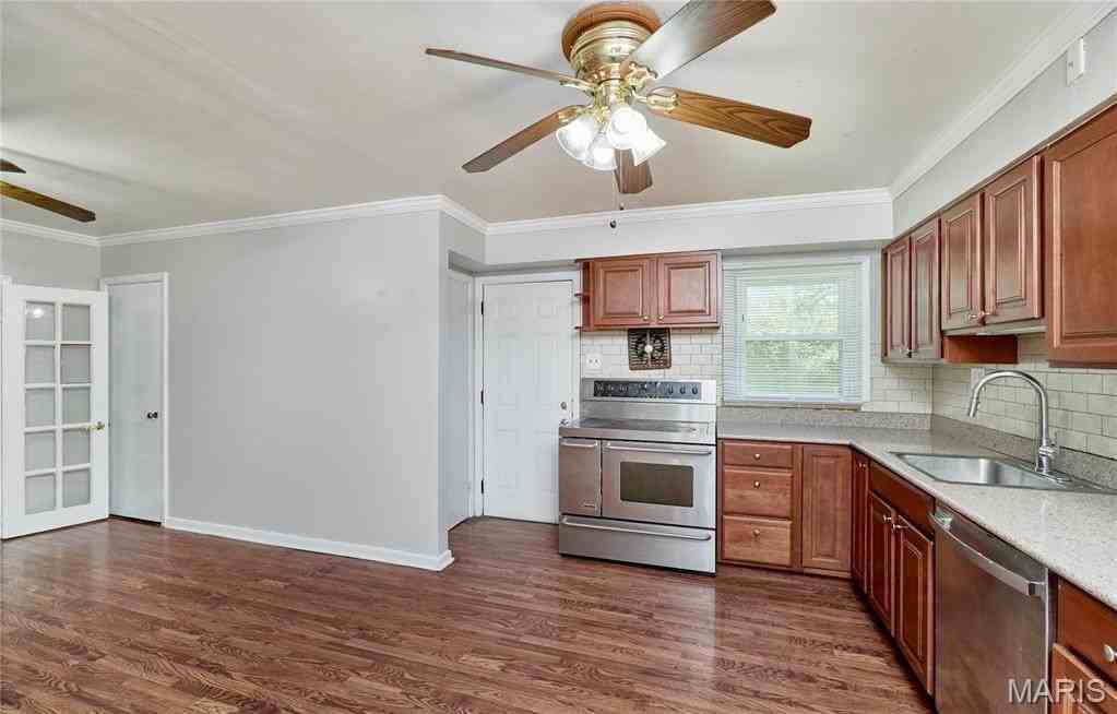 10900 Saint Boniface Ln - Photo 5 of 27