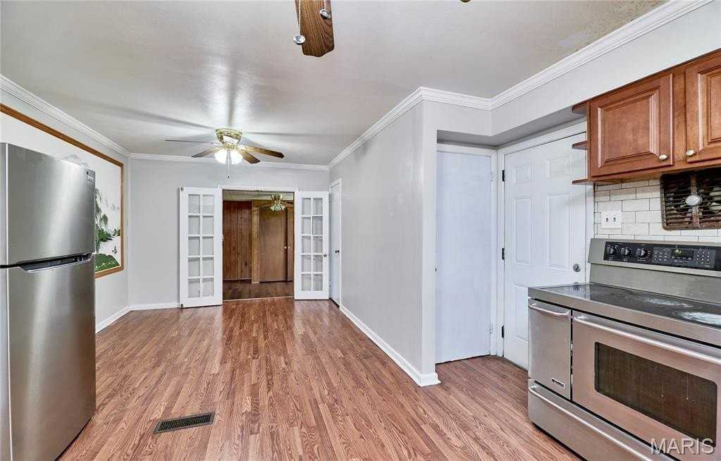 10900 Saint Boniface Ln - Photo 6 of 27