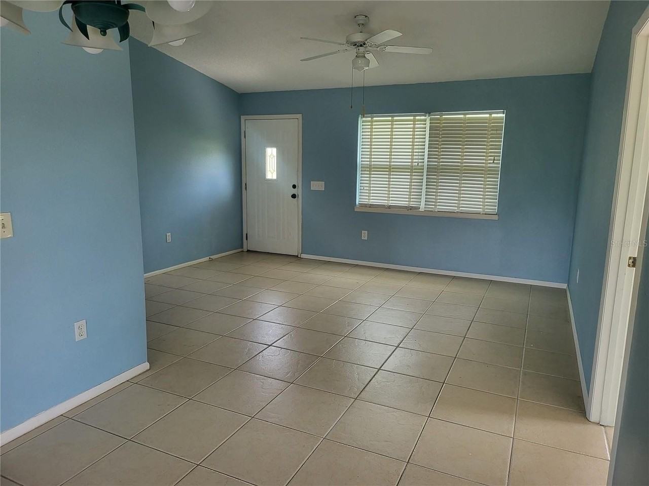 12165 Gulfstream Blvd - Photo 7 of 43