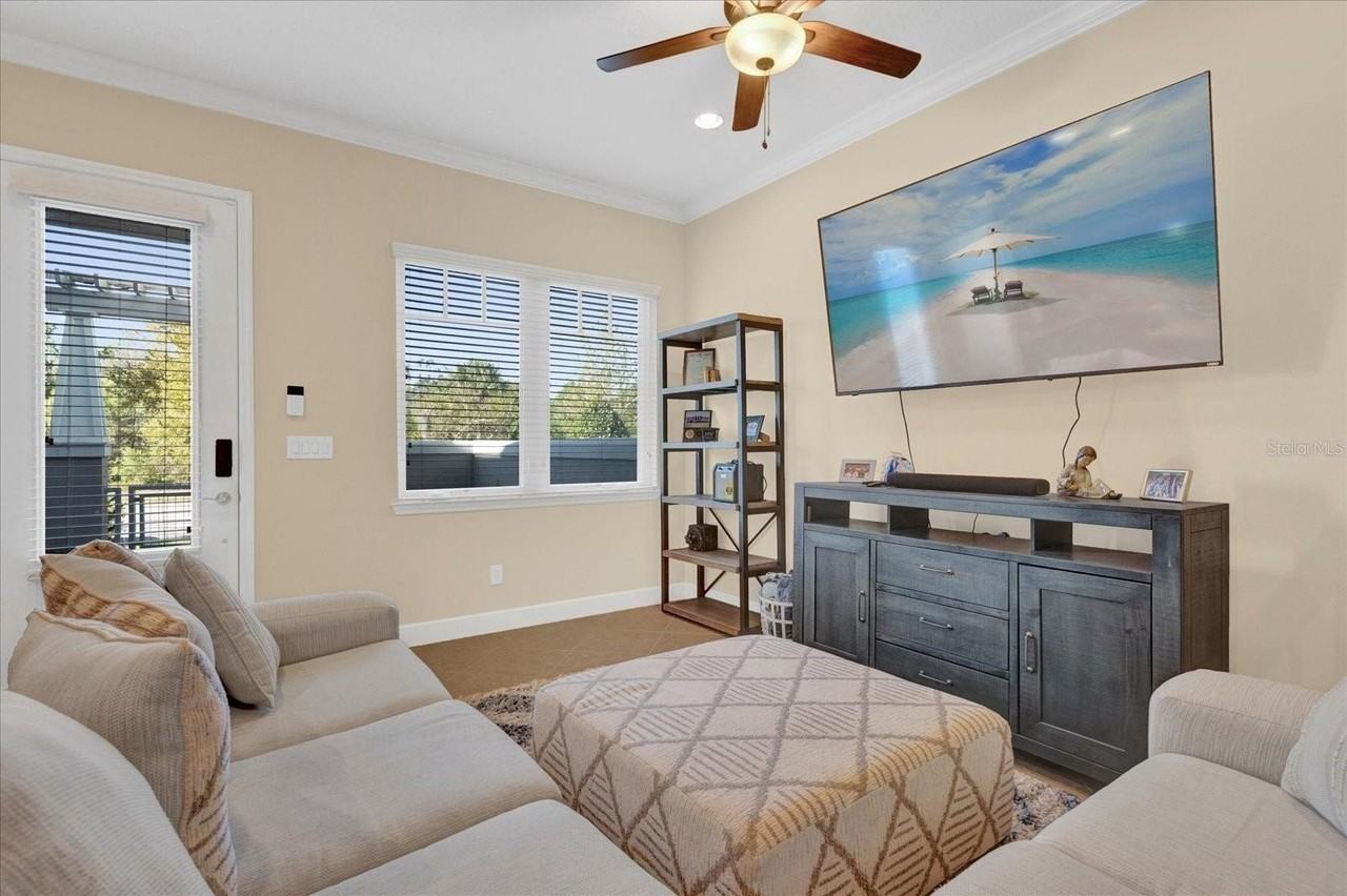 9219 Laureate Blvd - Photo 4 of 23