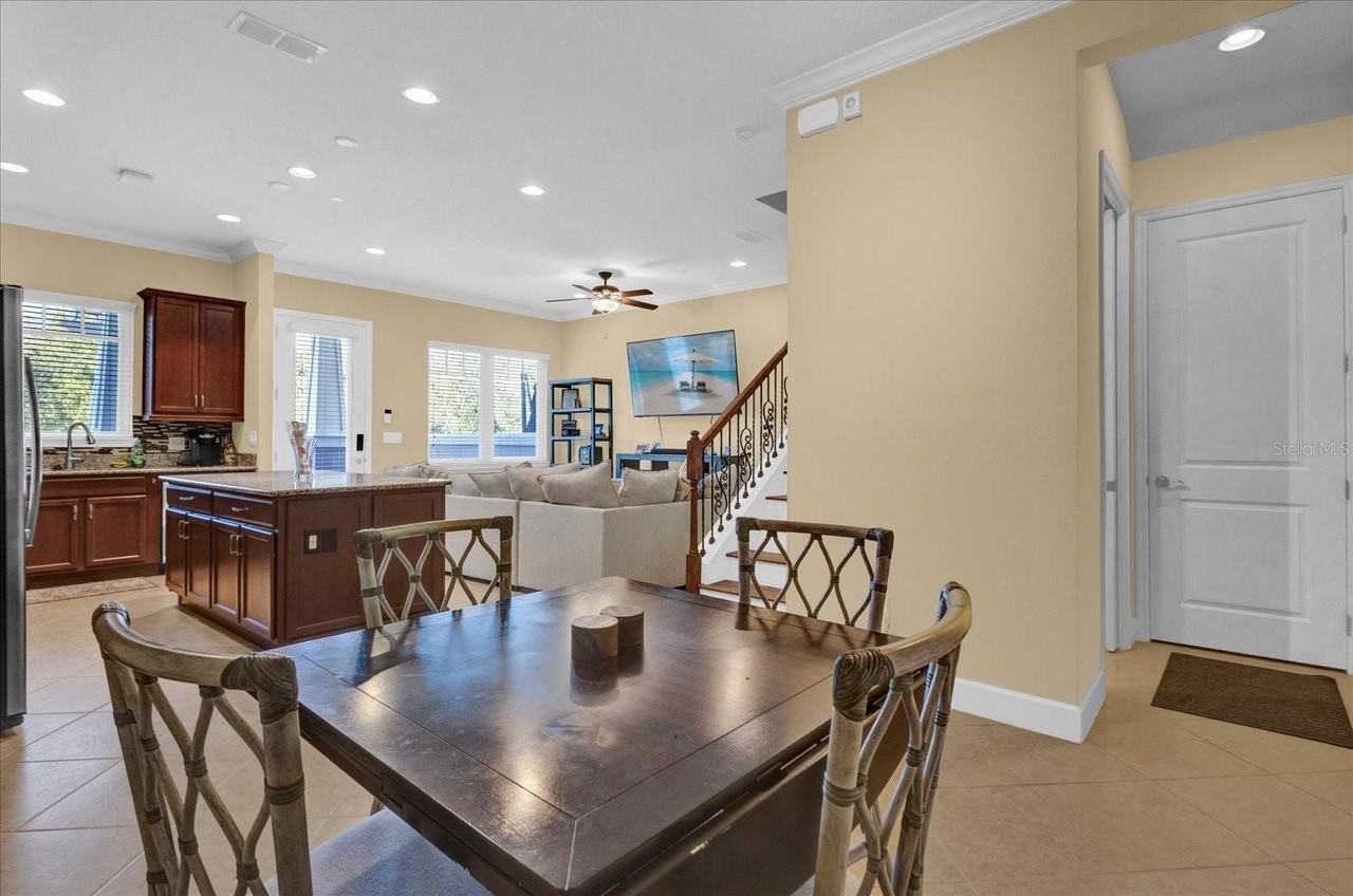 9219 Laureate Blvd - Photo 7 of 23