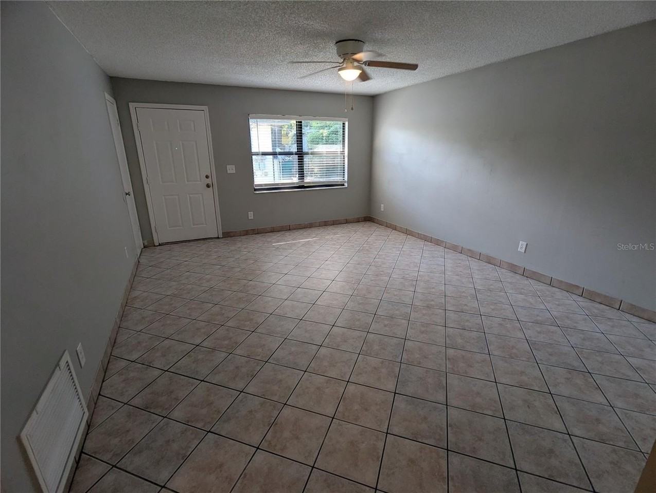 910 S Center St #910 - Photo 6 of 25