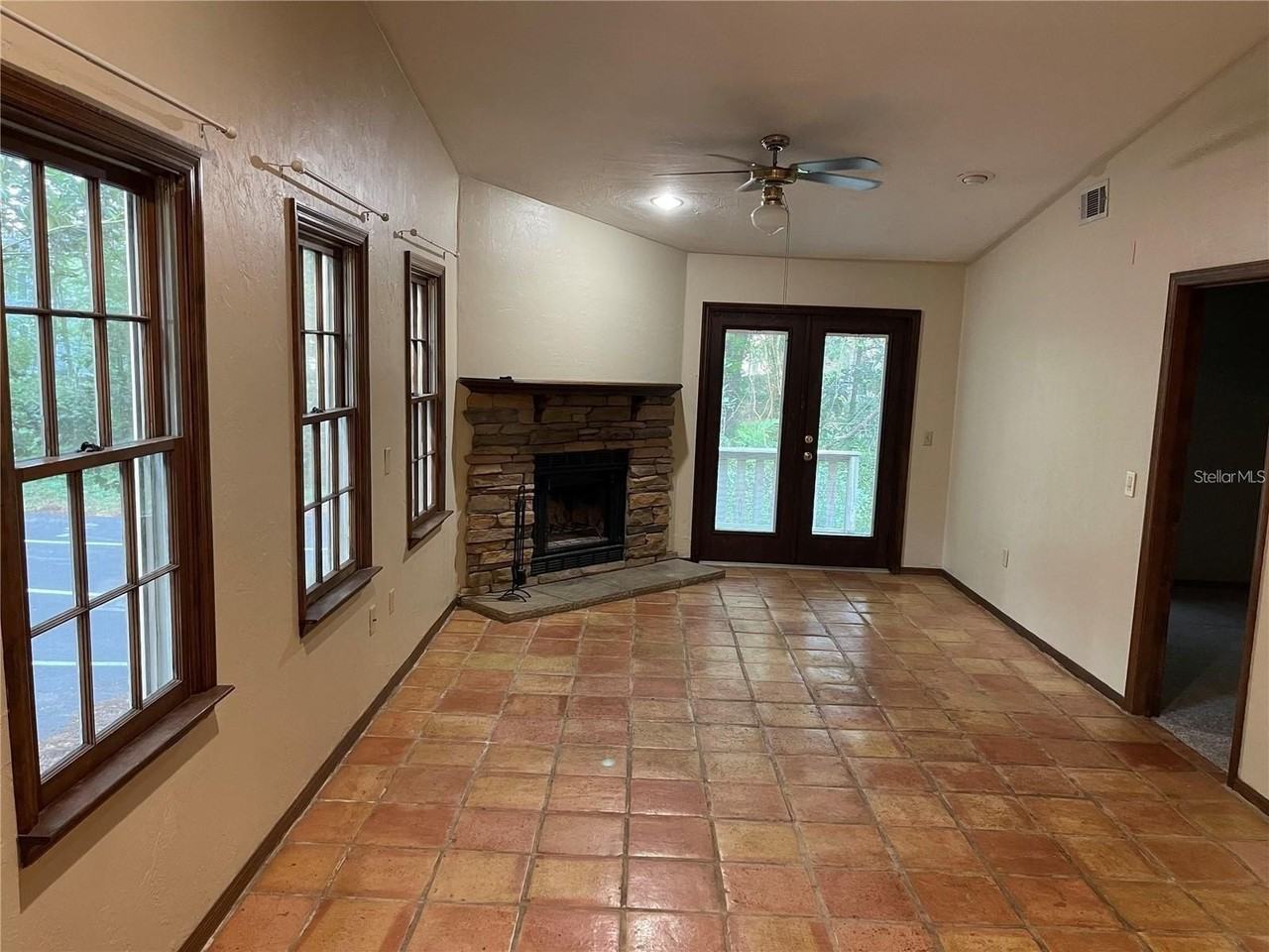 5213 Sw 92nd Ct - Photo 3 of 17