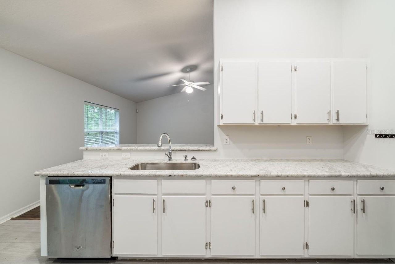 7136 Sw 81st Dr - Photo 6 of 19