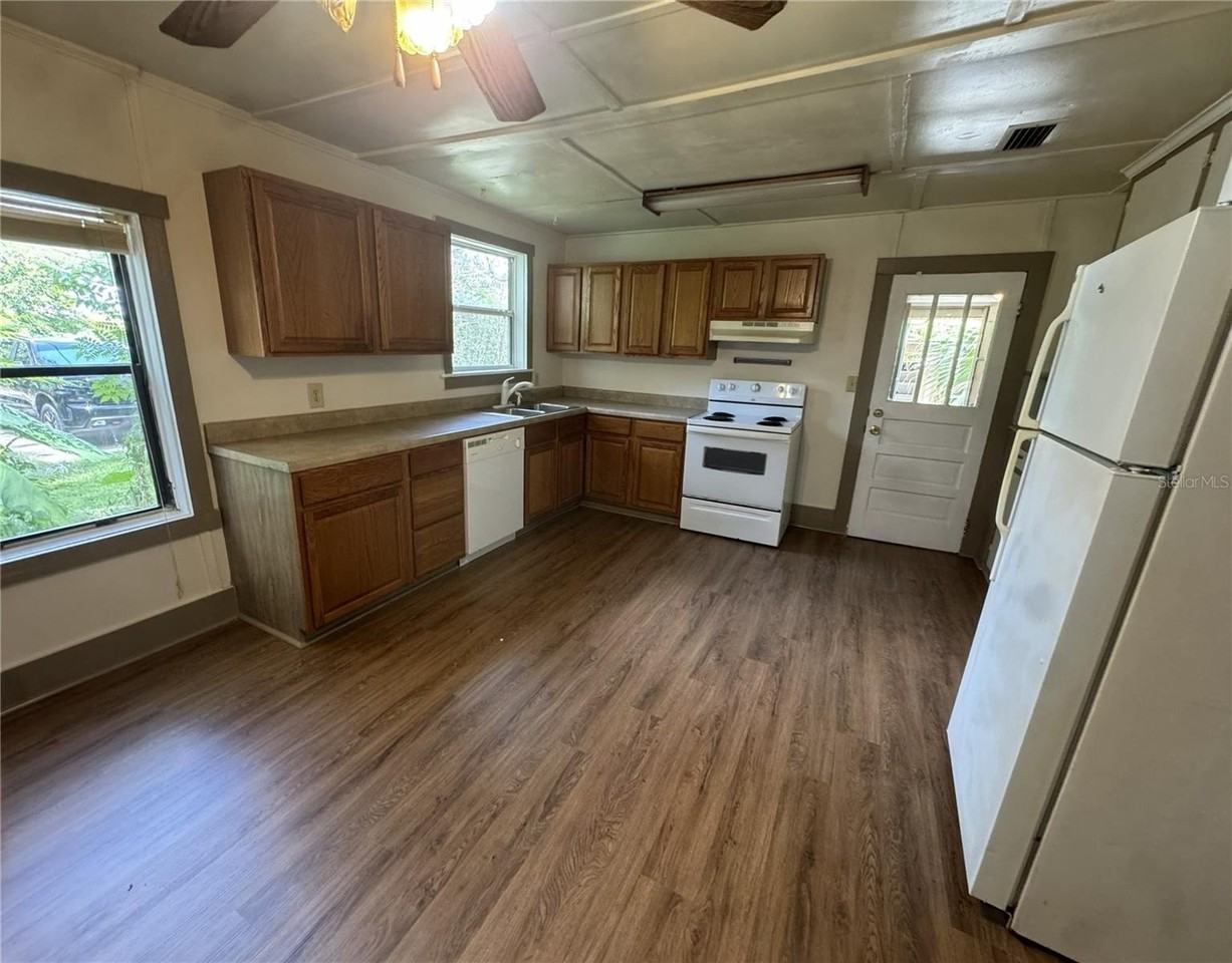 4025 Sw 20th Dr - Photo 5 of 11