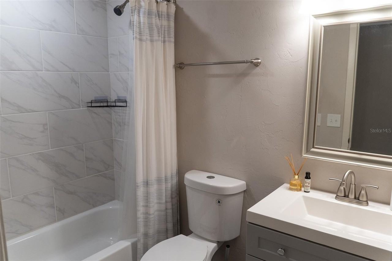 8221 Sw 13th Rd - Photo 6 of 13