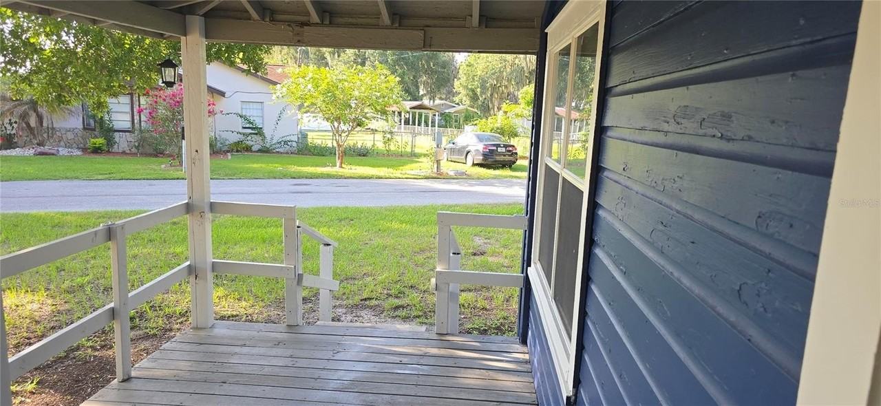318 Chesney Blvd - Photo 3 of 31