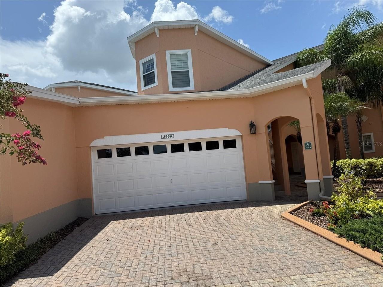 3939 Serenade Ln #513