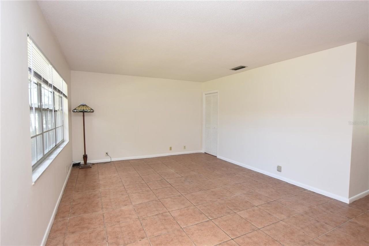 204 Chaucer Ln - Photo 7 of 21