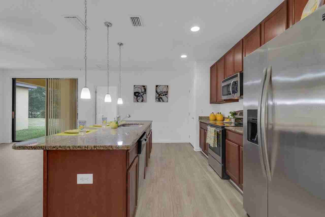 2943 Casabella Dr - Photo 4 of 18