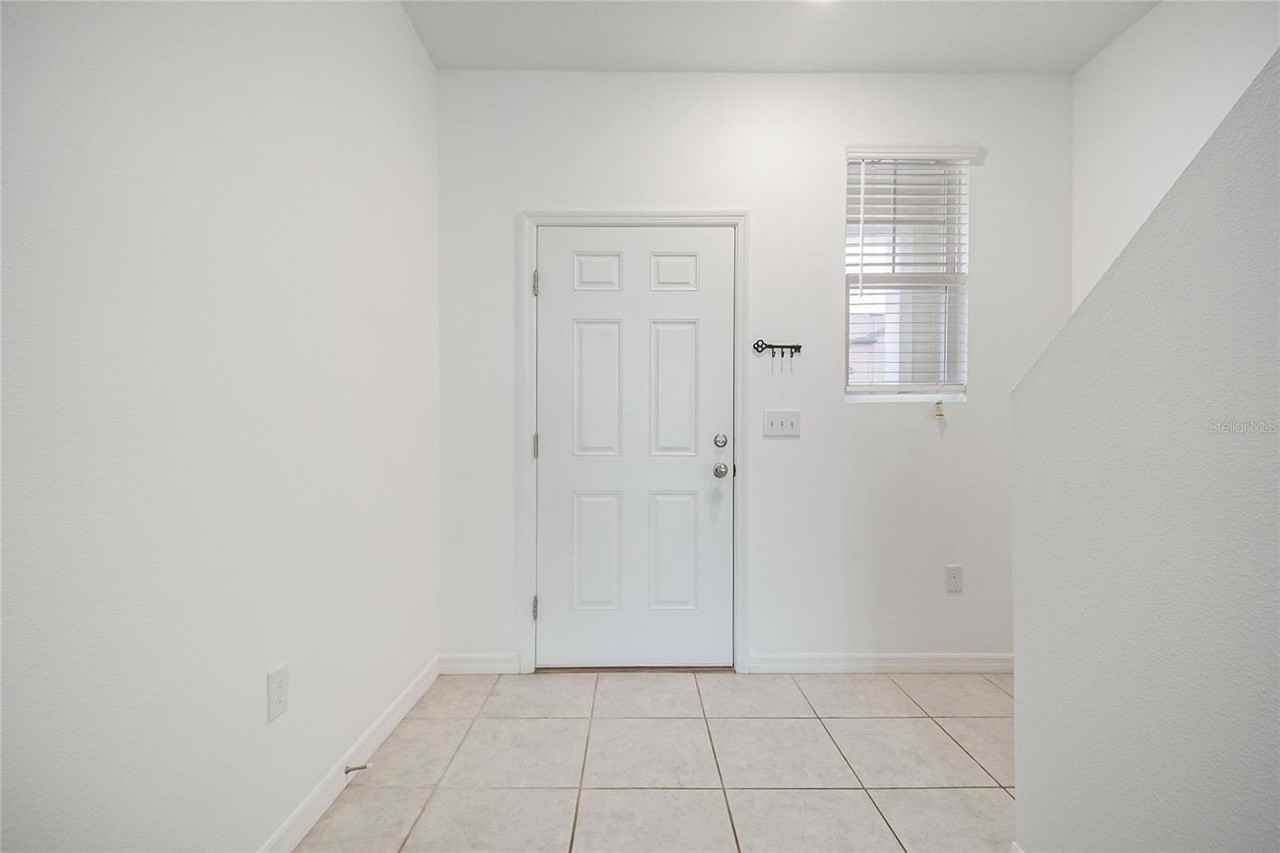 1105 Merrill St - Photo 4 of 28