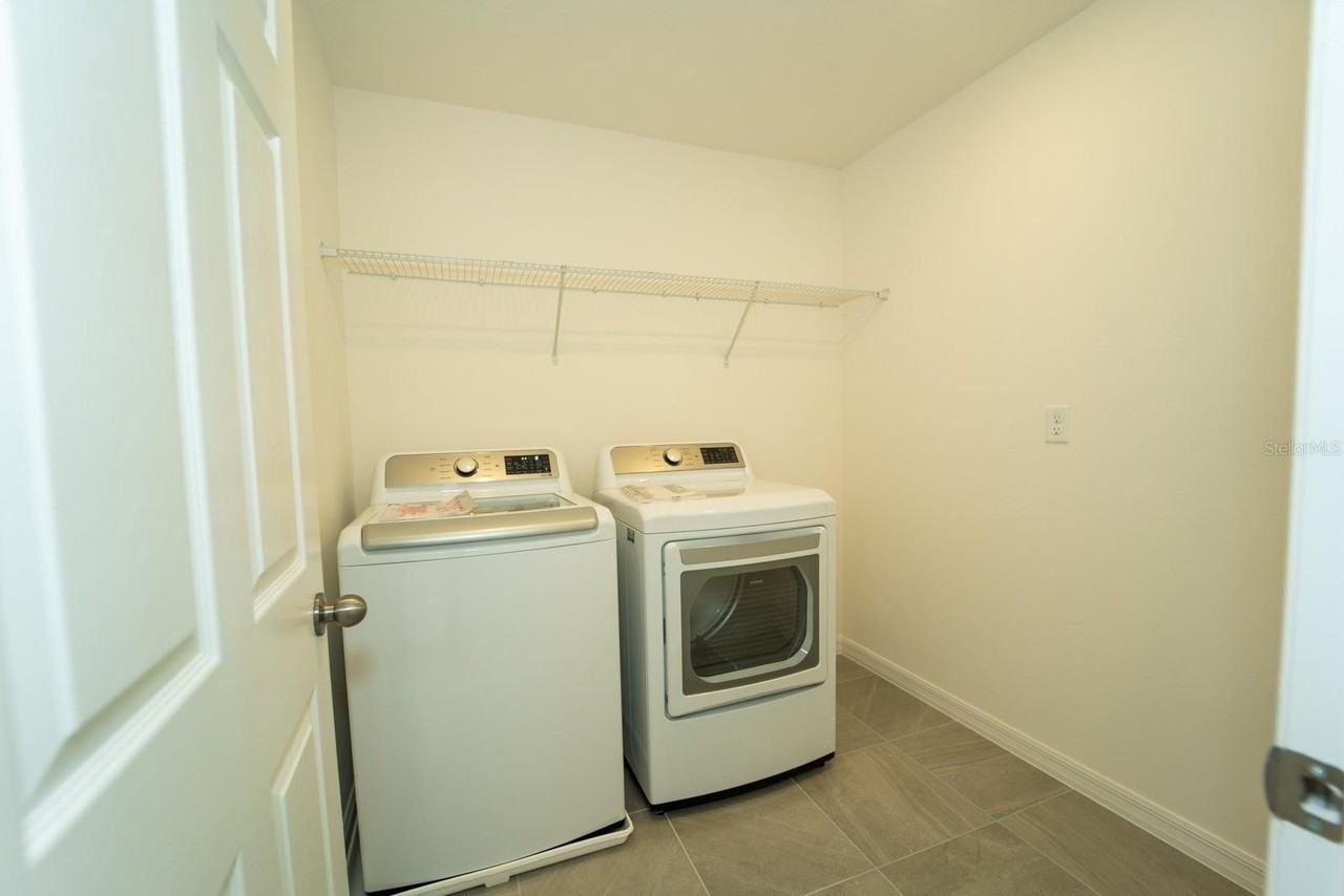 1673 Swan Swim Dr - Photo 7 of 32