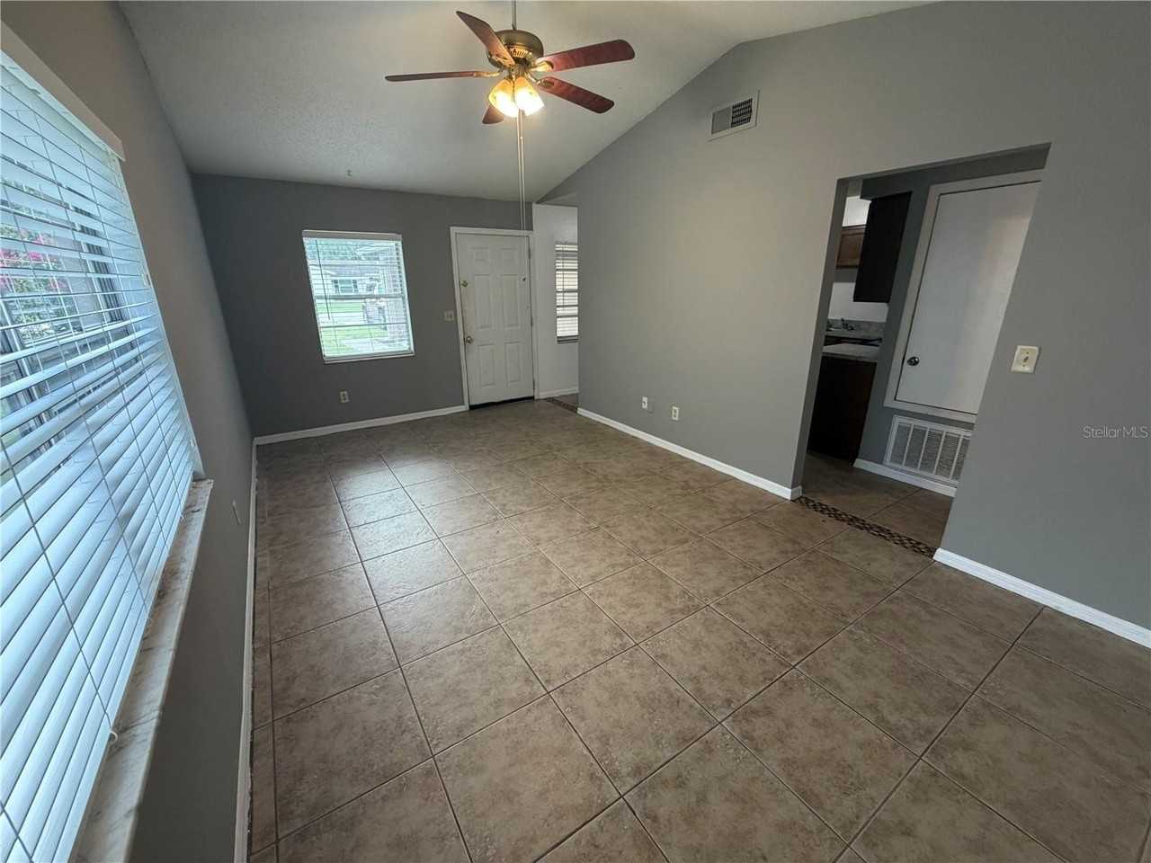 2415 Cedar Ave #B - Photo 3 of 13