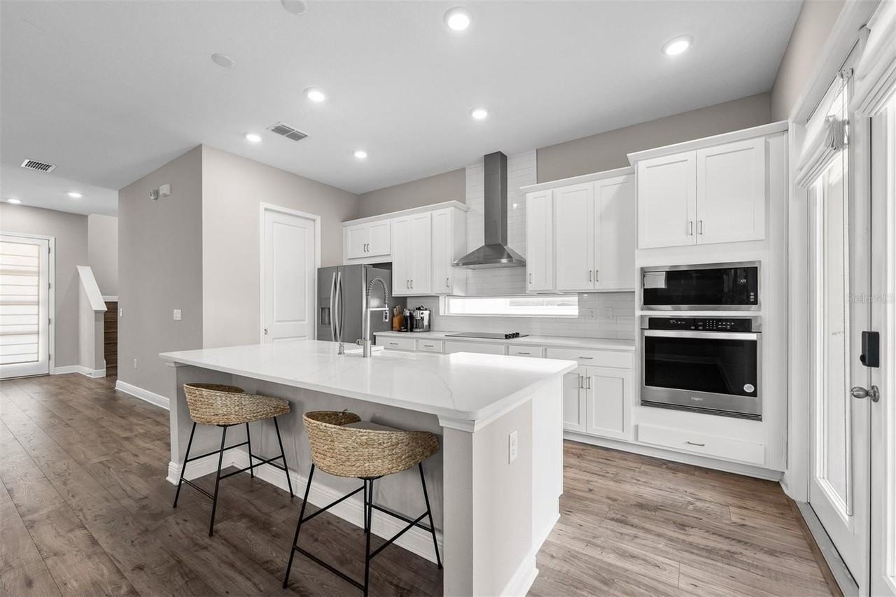 10129 Pearson Ave - Photo 4 of 42