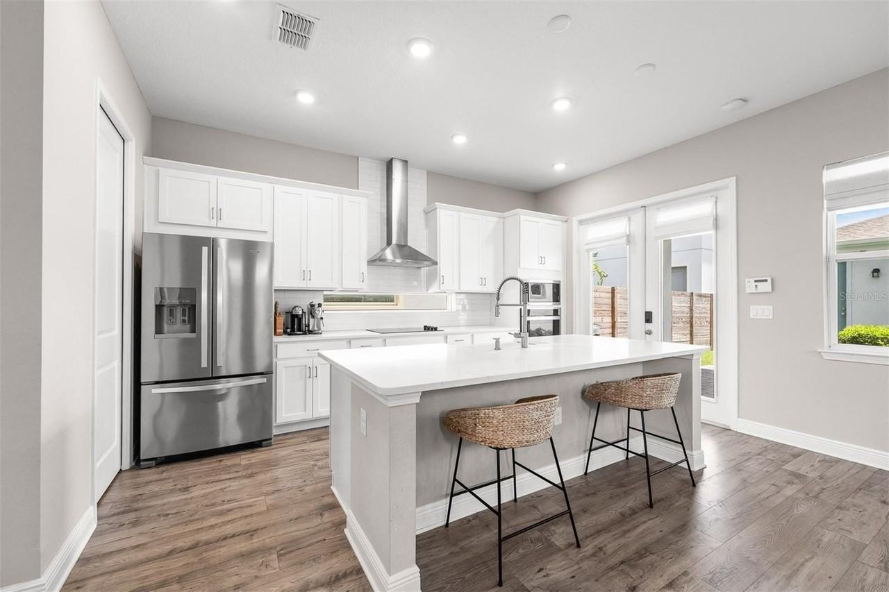 10129 Pearson Ave - Photo 5 of 42