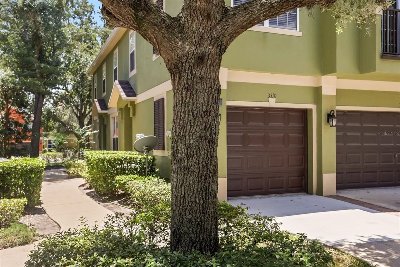 3310 Pine Oak Trl - Photo 4 of 28