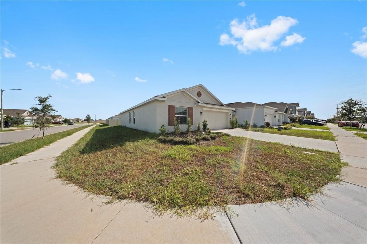 501 Sea Turtle Ln - Photo 2 of 18