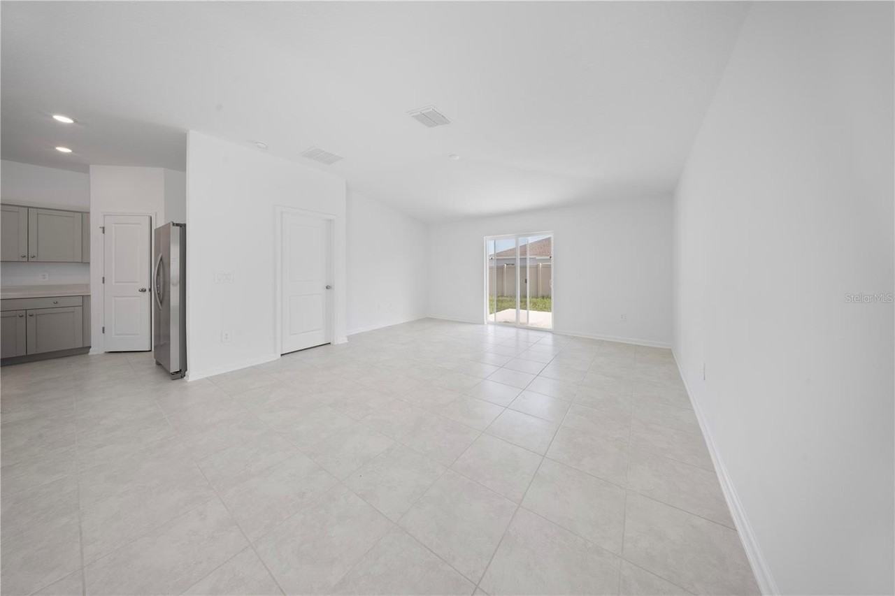 501 Sea Turtle Ln - Photo 6 of 18