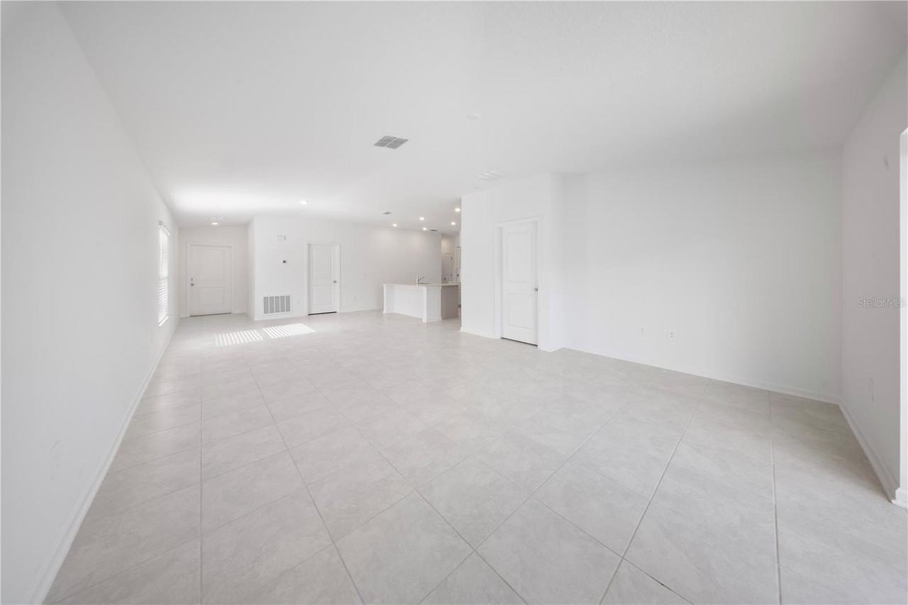 501 Sea Turtle Ln - Photo 7 of 18