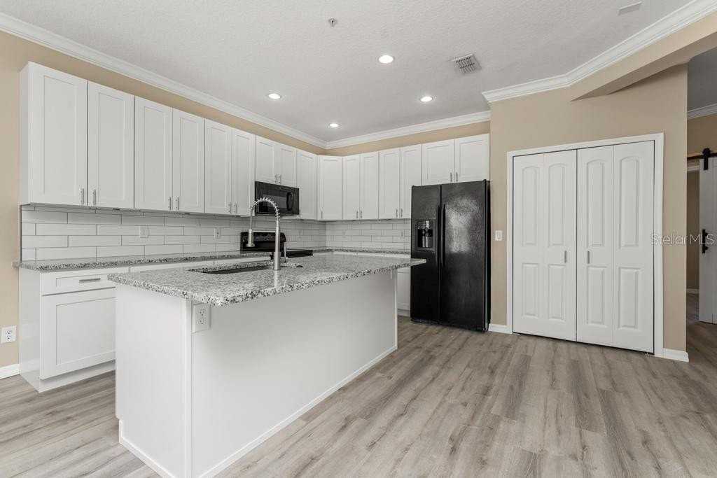 868 Stonechase Ln - Photo 7 of 50