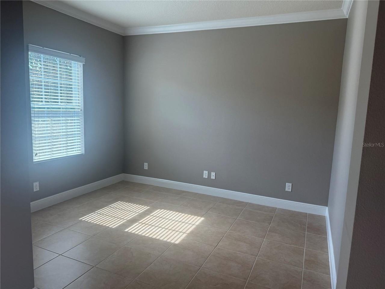 3128 Amalfi Dr - Photo 5 of 34