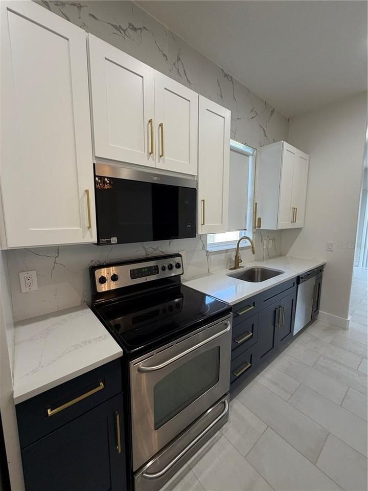 3007 E Central Blvd #3007 - Photo 5 of 50